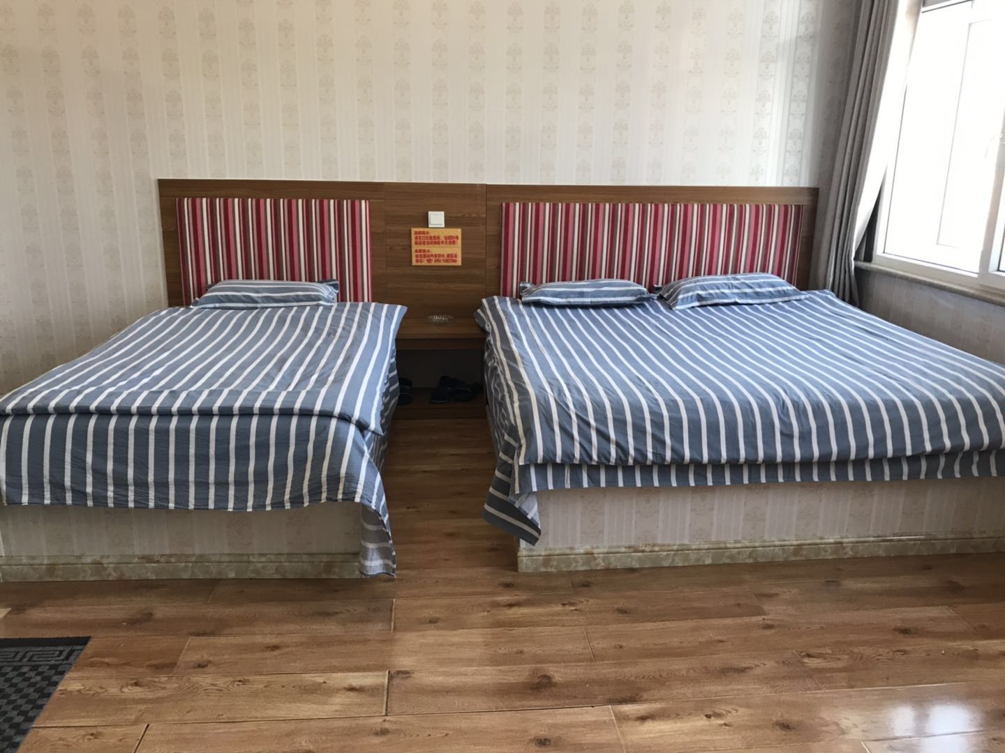 百姓放心优秀企业——亿源宾馆