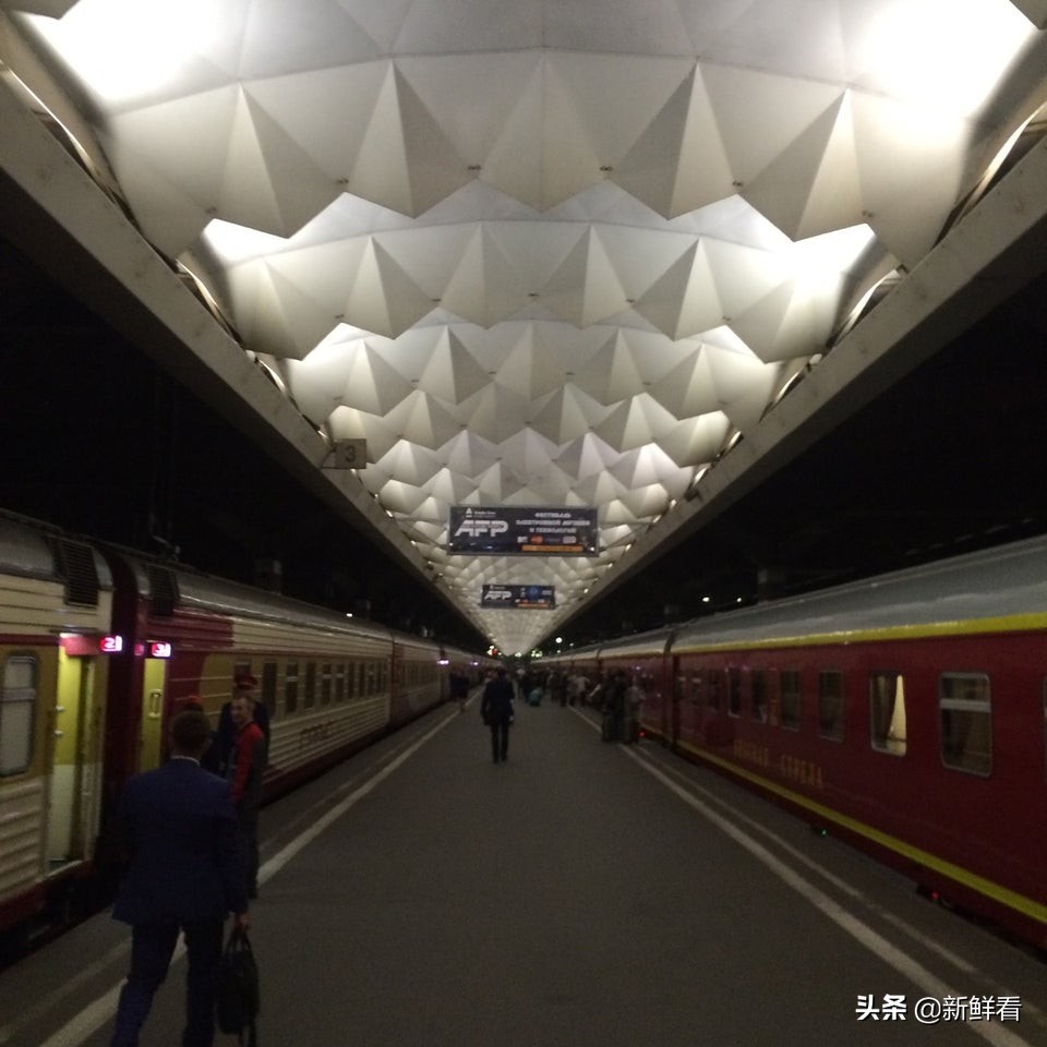 俄罗斯圣彼得堡火车卧铺,莫斯科到圣彼得堡的卧铺车厢怎样