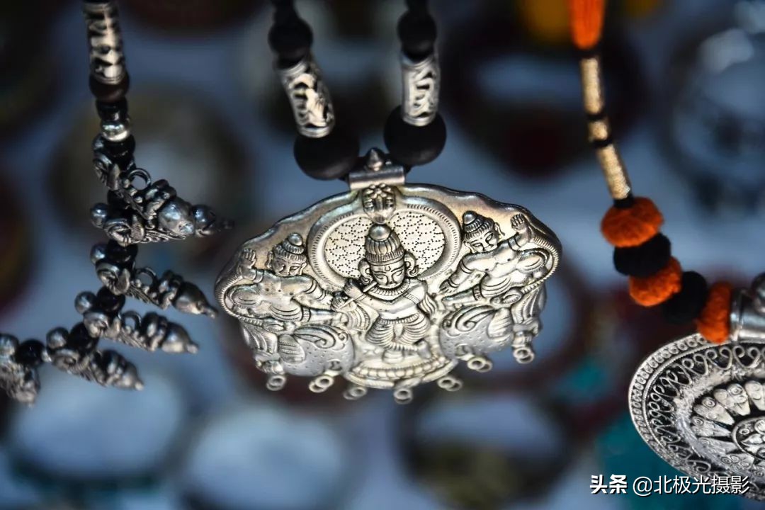 拍的照片没有层次感,拍出的效果没有实物效果