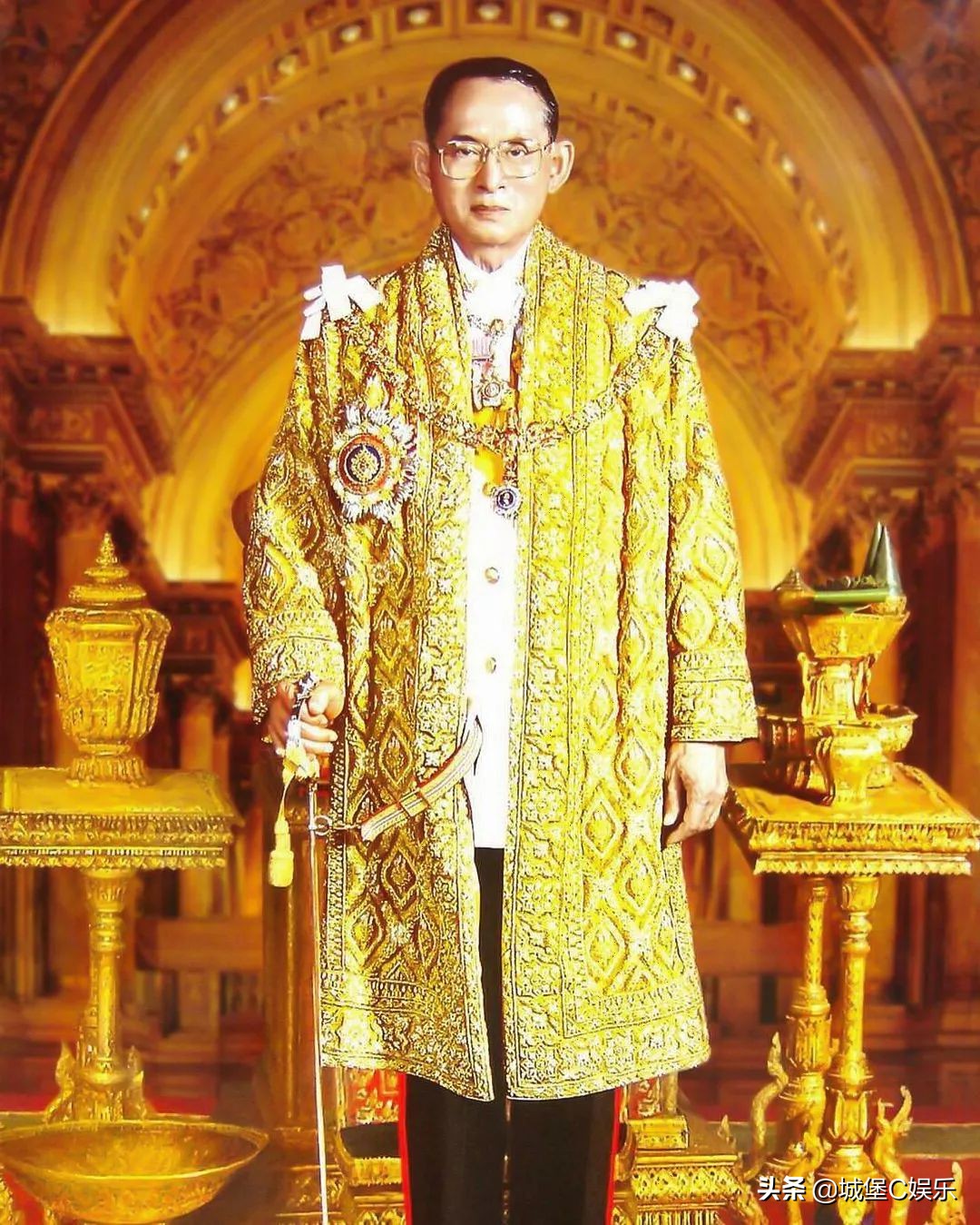 泰王室母女同嫁美国人，一个弃头衔离婚而归，一个回王室恩爱如初