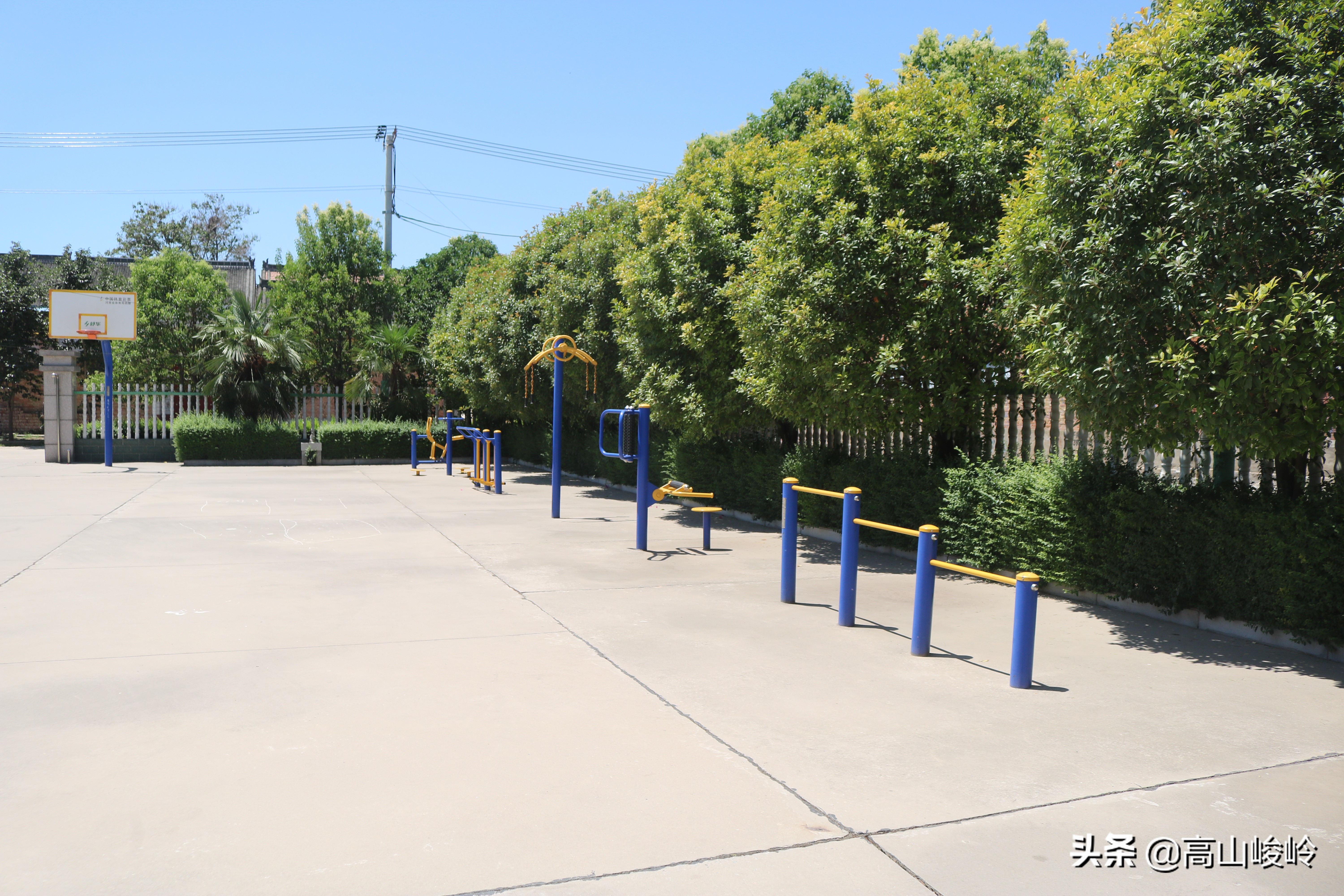 慈善家刘章俊（记者：乔望键张孟强摄/文）