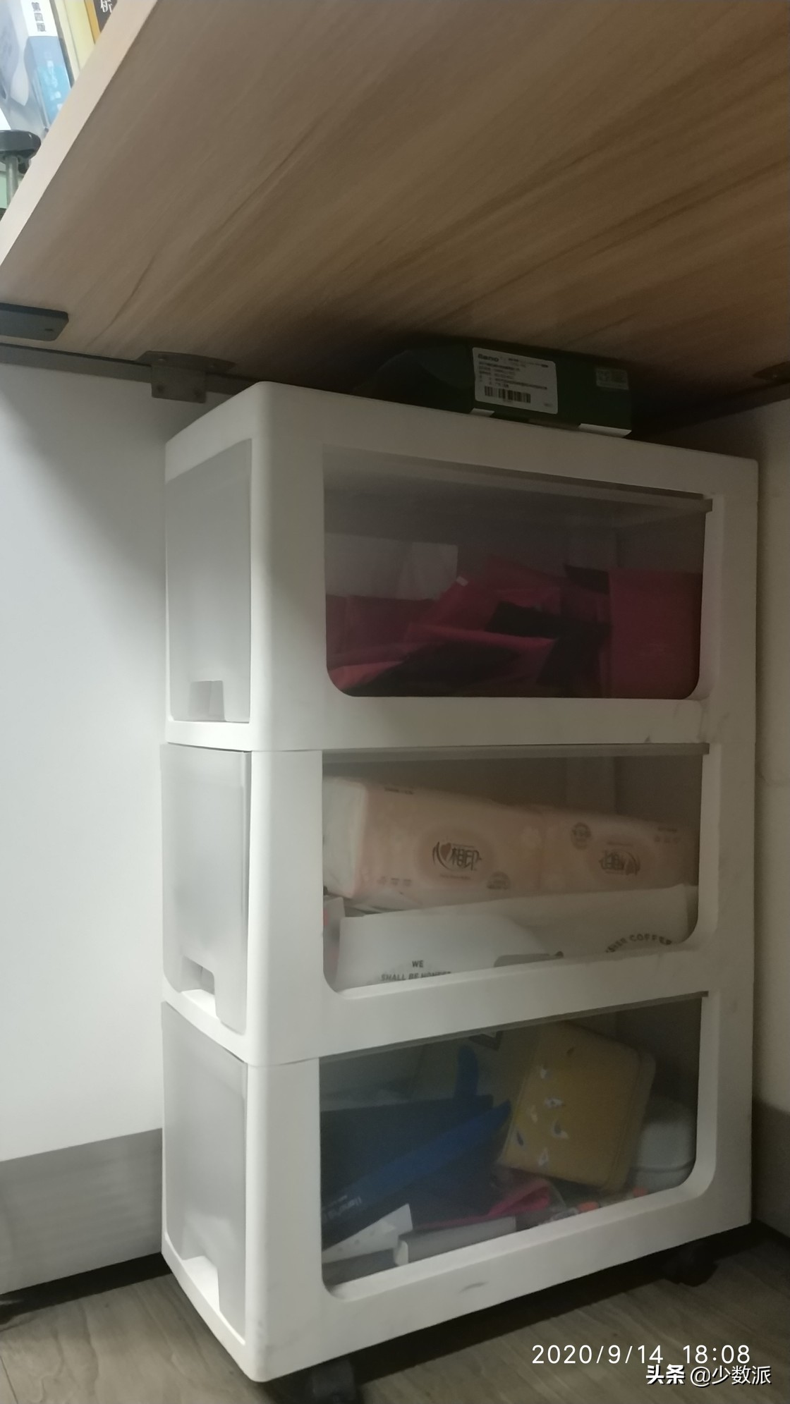 没有华丽舞台也没有炫彩的灯光,没有灯光的高性能电脑配置