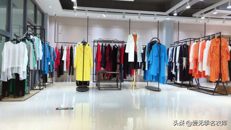 现在服装店一般怎么进货,服装店在哪里进货比较好