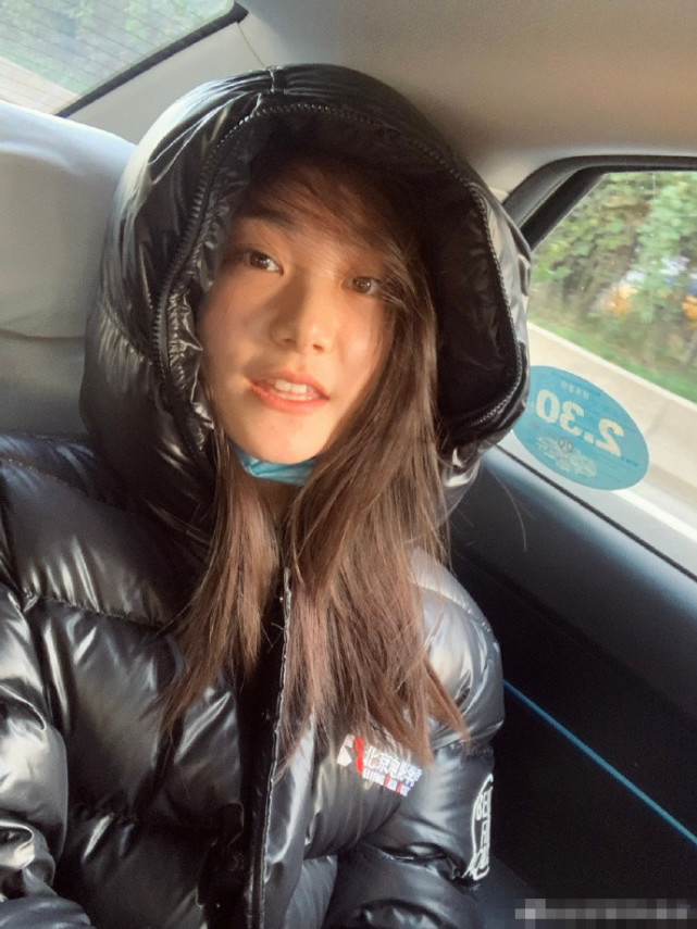 懒理关系户吐槽,孙俪妹妹晒与姐姐同款秀姐妹情,打卡故宫气质赞