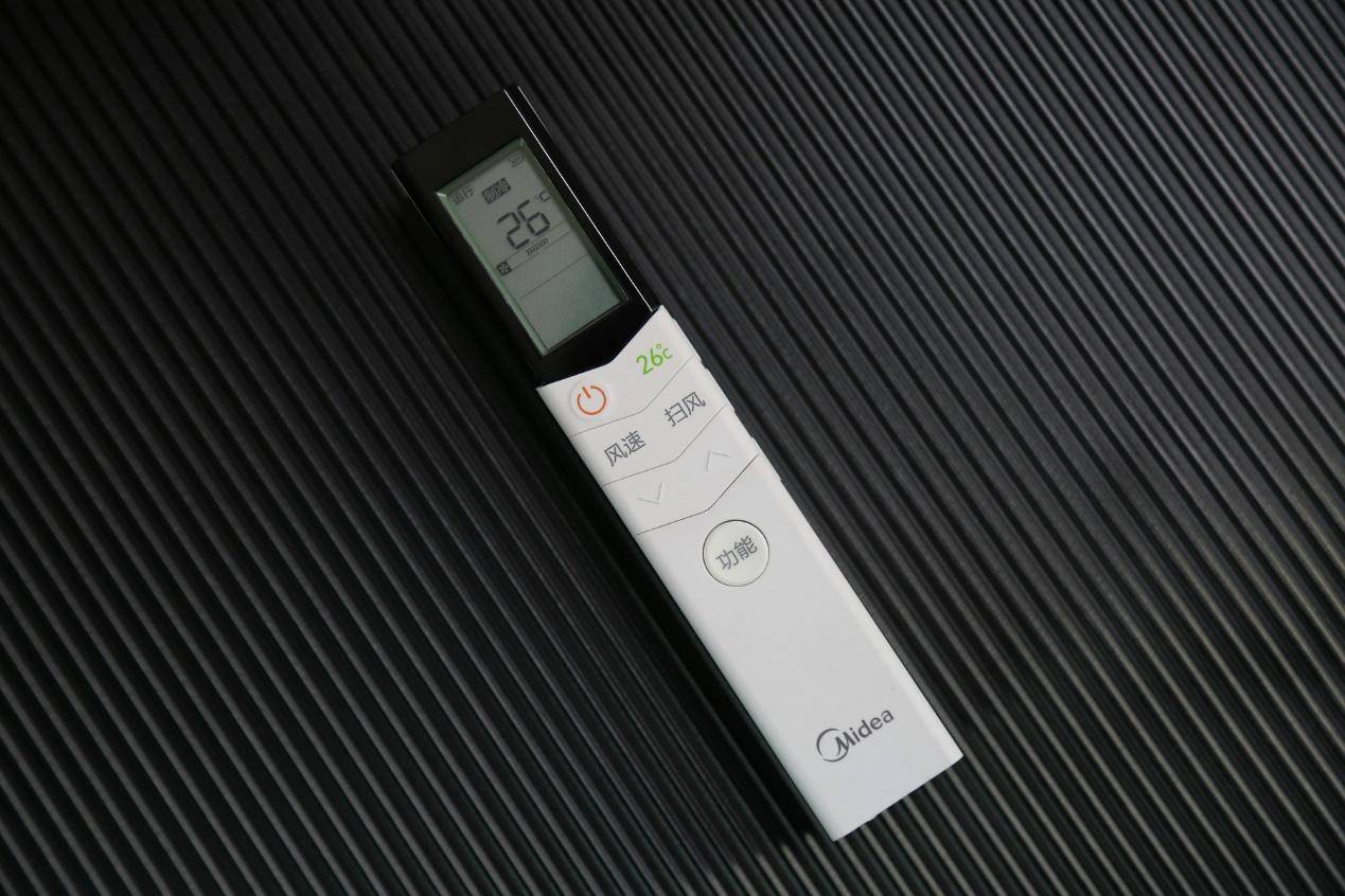 远离炎热，美的智弧守护一夏