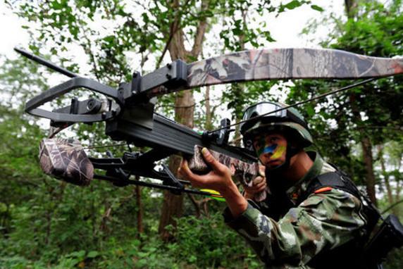 中国最强冷兵器，比5把步枪还要贵，*用军**弓弩到底有多厉害？