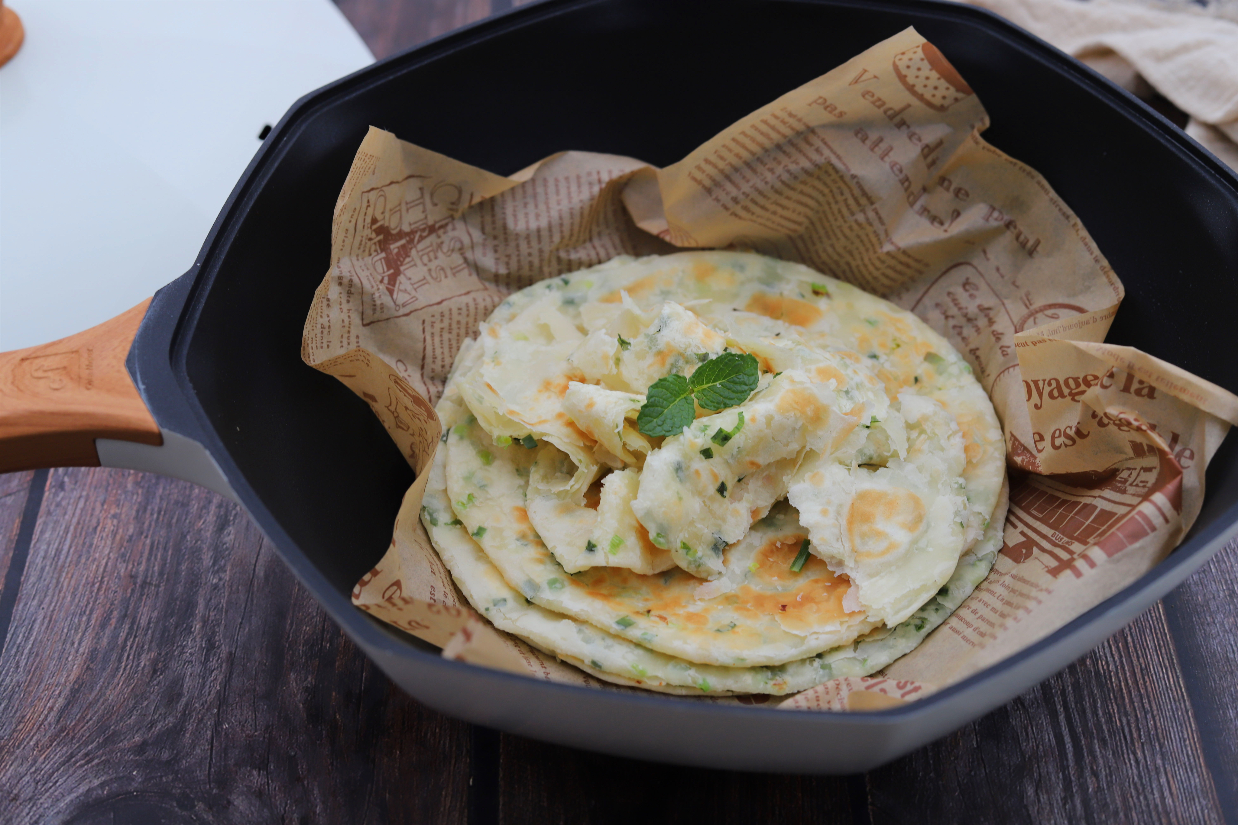 起酥葱油饼的做法和面教程,冷冻葱油饼怎么煎才能起酥