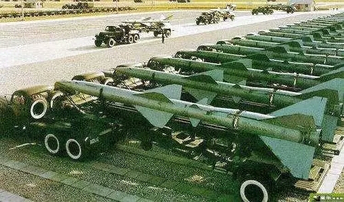 红旗2侦察机服役,红旗2导弹模型