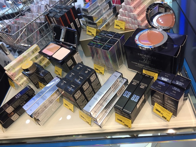 在俄罗斯买品牌化妆品,在俄罗斯圣彼得堡卖化妆品
