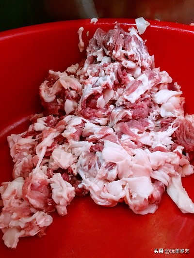 川味香肠，南方人该怎么吃，才不被辣晕了？