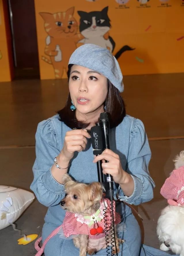 自认“狗奴才”！前TVB力捧花旦爱犬患白内障：花十万为其装义眼