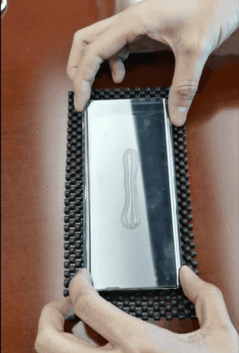 uv胶钢化膜的贴法,钢化膜uv胶使用方法