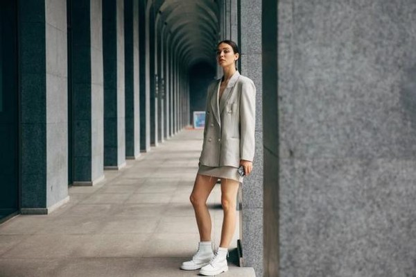 西装风衣时尚大气上档次,白西服穿搭高级春季