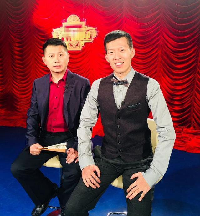 何沄伟徒弟闫佳宝破天荒点赞师父，漫长六年时间，师徒几乎零互动