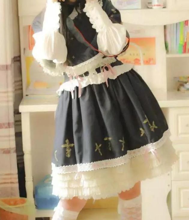 一条裙子卖180万,一条裙子卖了10万