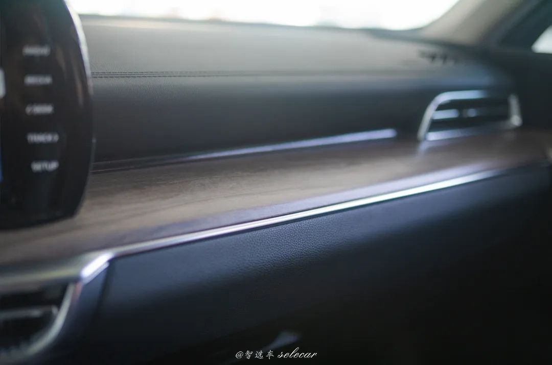 起亚k52014款2.0latluxury,全新起亚k5的盛世美颜你get到了吗