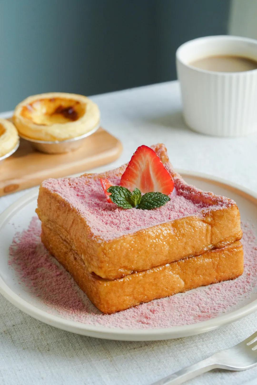 草莓漏奶华，一个没有感情的草莓吃货