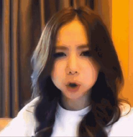 邓紫棋小红瓶,邓紫棋的金鱼嘴视频