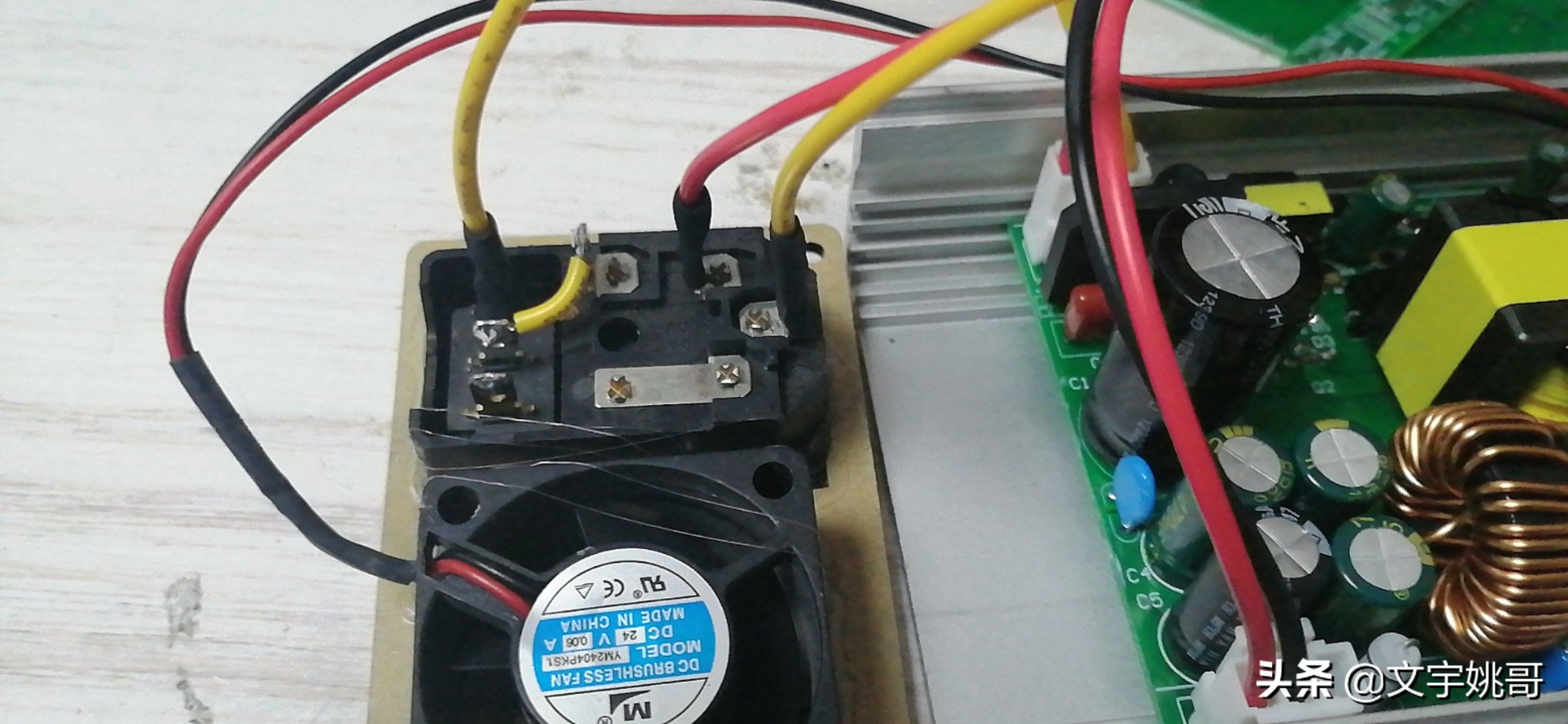 还在玩T12吗?快来看看用WY710高频烙铁主板组装台高性能高频烙铁