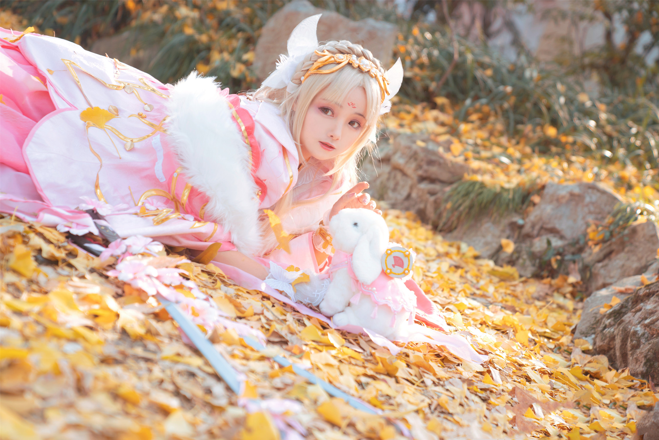 剑网3cosplay明教异域风,剑网3红衣教探雪cosplay