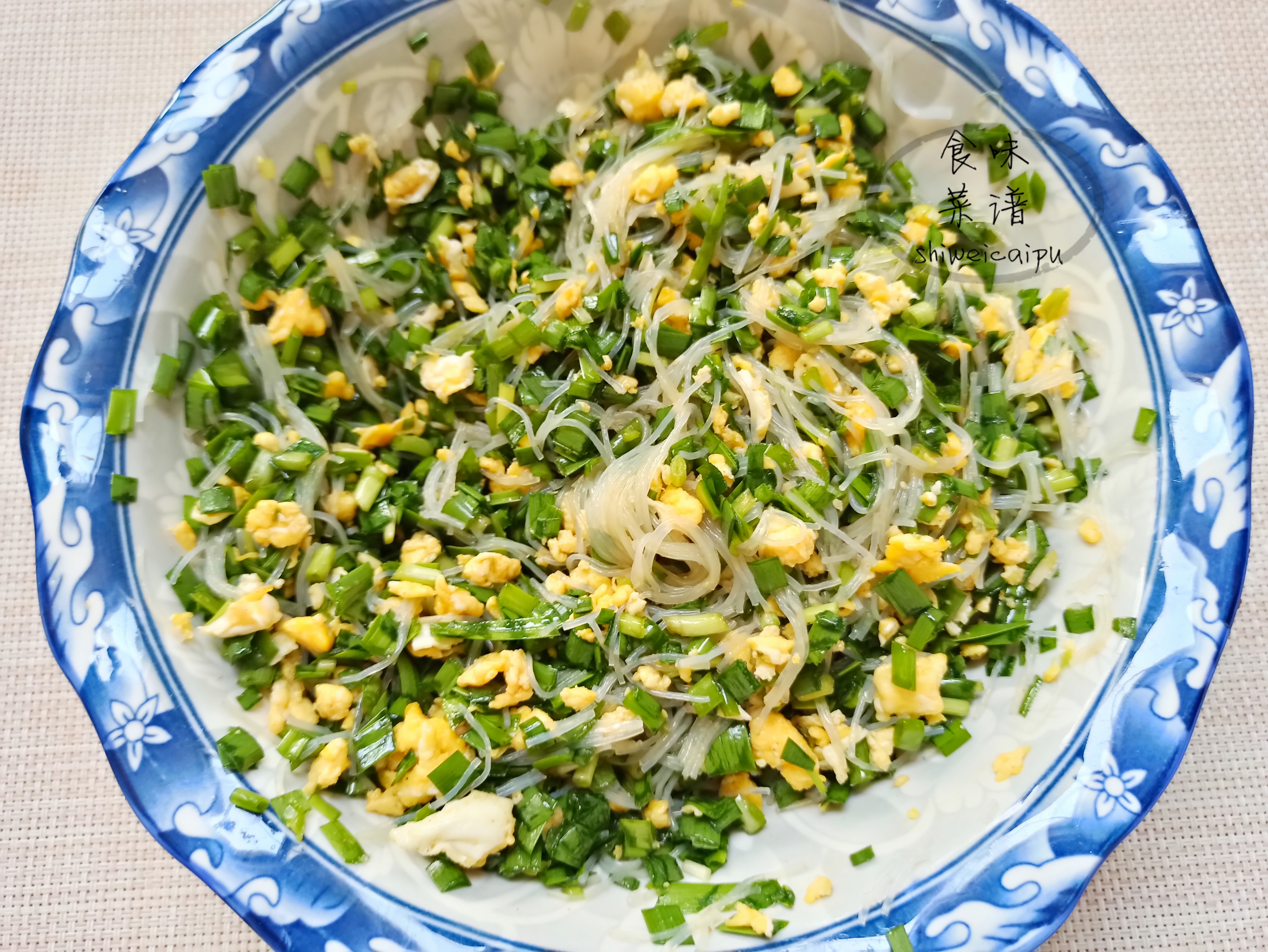 一半烫面一半死面的馅饼教程,做馅饼用发面做好吃吗