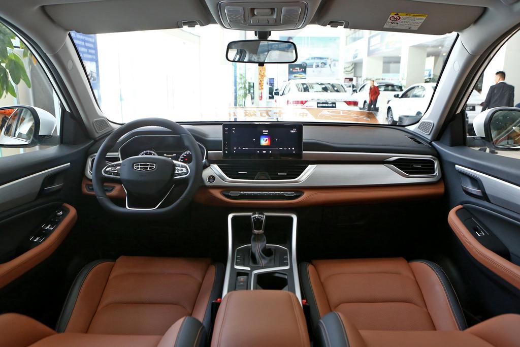 空间大到极致,空间大到夸张的车