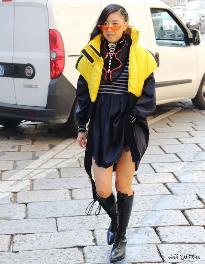 明星机场穿搭秋冬大衣,明星同款背心马甲外套穿搭