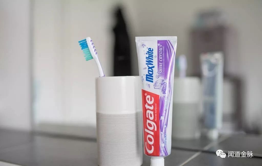 刷牙一次用三款牙膏,牙膏是我们每天刷牙都要用到的