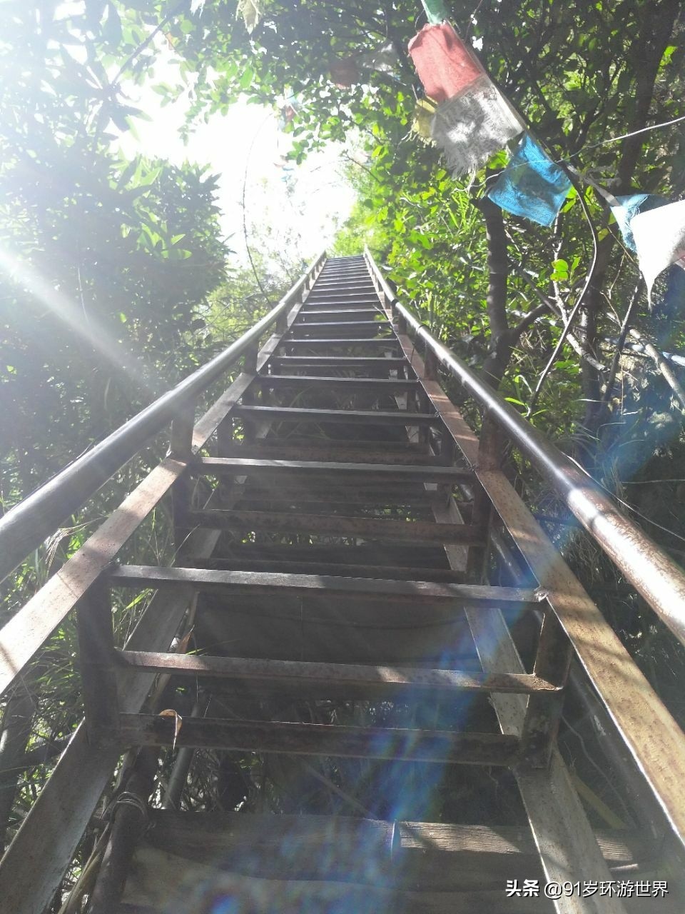 虎跳峡游玩多久比较好,上虎跳和中虎跳哪个壮观