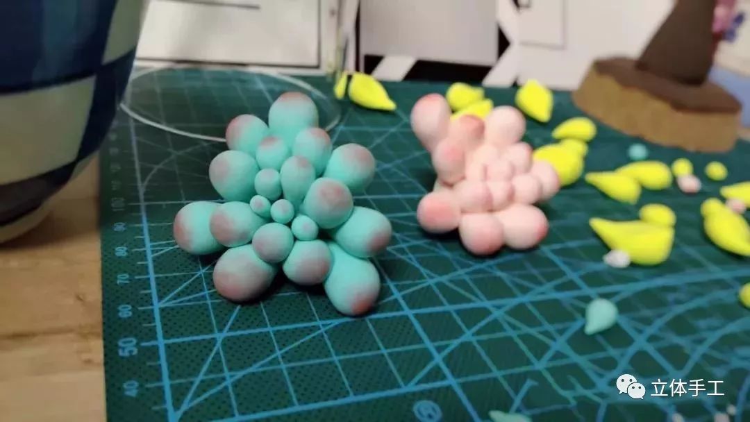 幼儿园春天粘土手工创意墙壁图片,垃圾分类超轻粘土创意手工