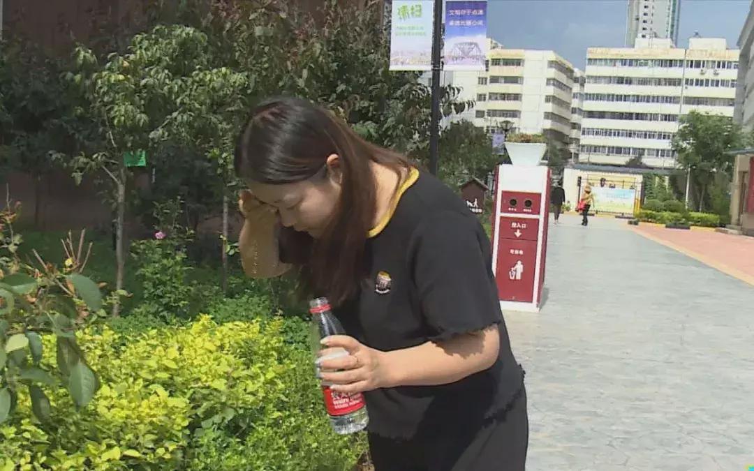 婴儿眼睛上有异物怎么处理,眼睛里感觉有异物磨眼睛怎么处理