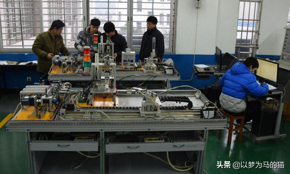 大专十大专业就业前景好,大专生专业好不好就业