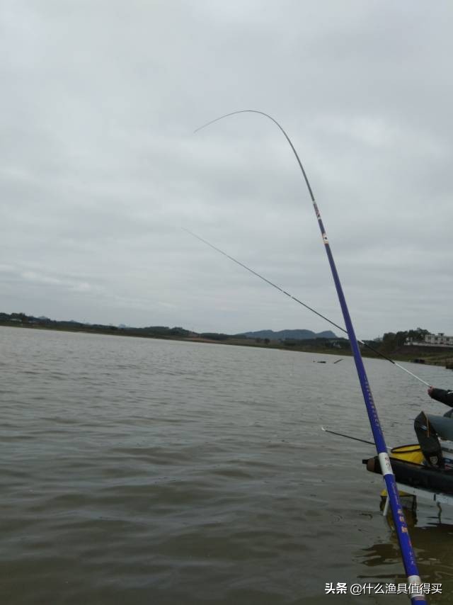 冬天钓鲫鱼小综合鱼竿,寒潮大风天钓鱼