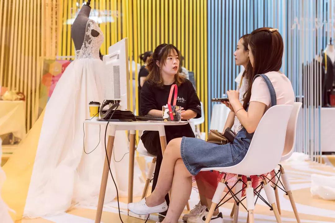 从万元婚纱照到10万婚宴,为什么全福州备婚的人都来参加喜事会