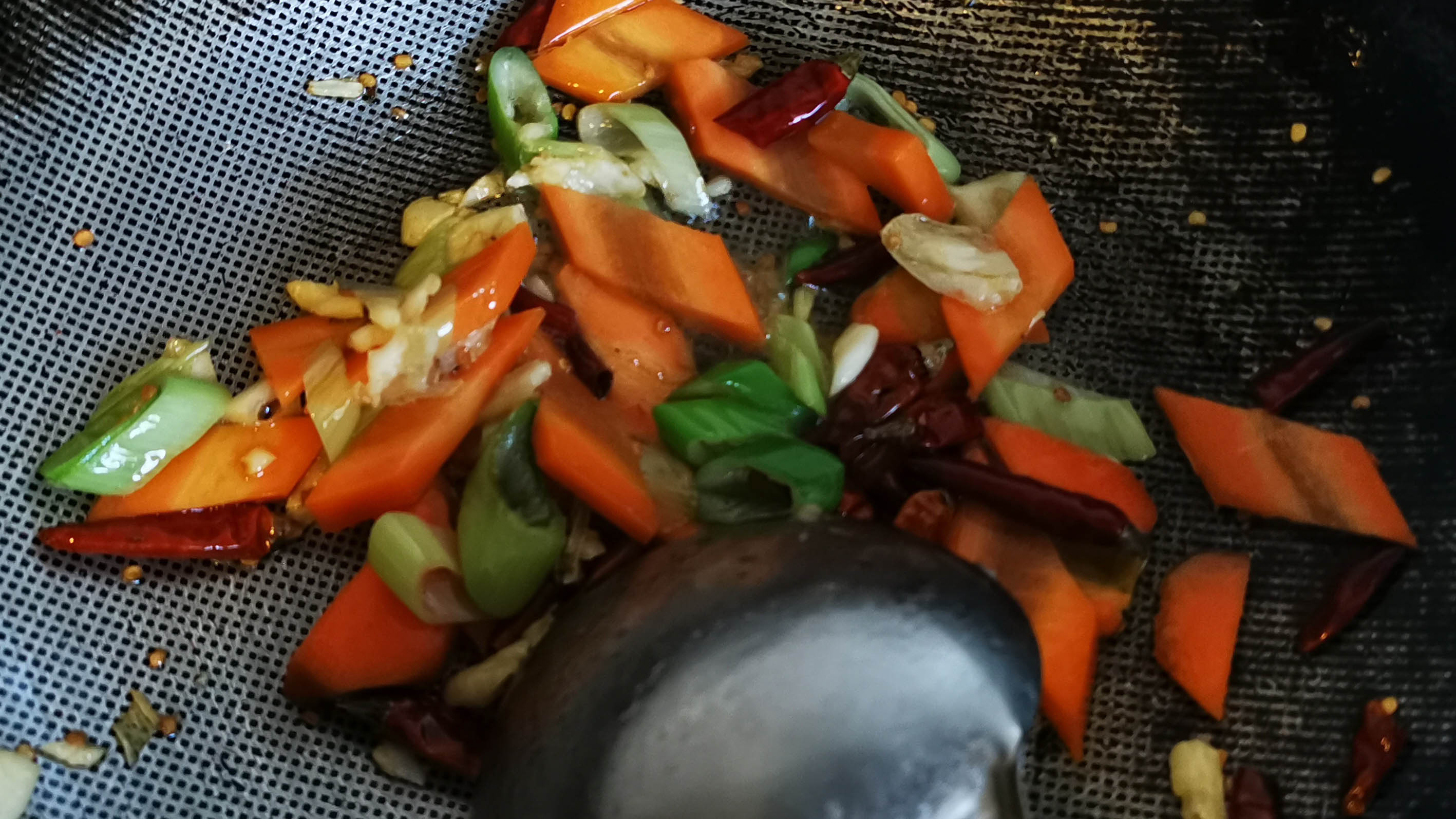 白灼西兰花怎么清洗和处理,怎样清洗西兰花才能洗得干净呢