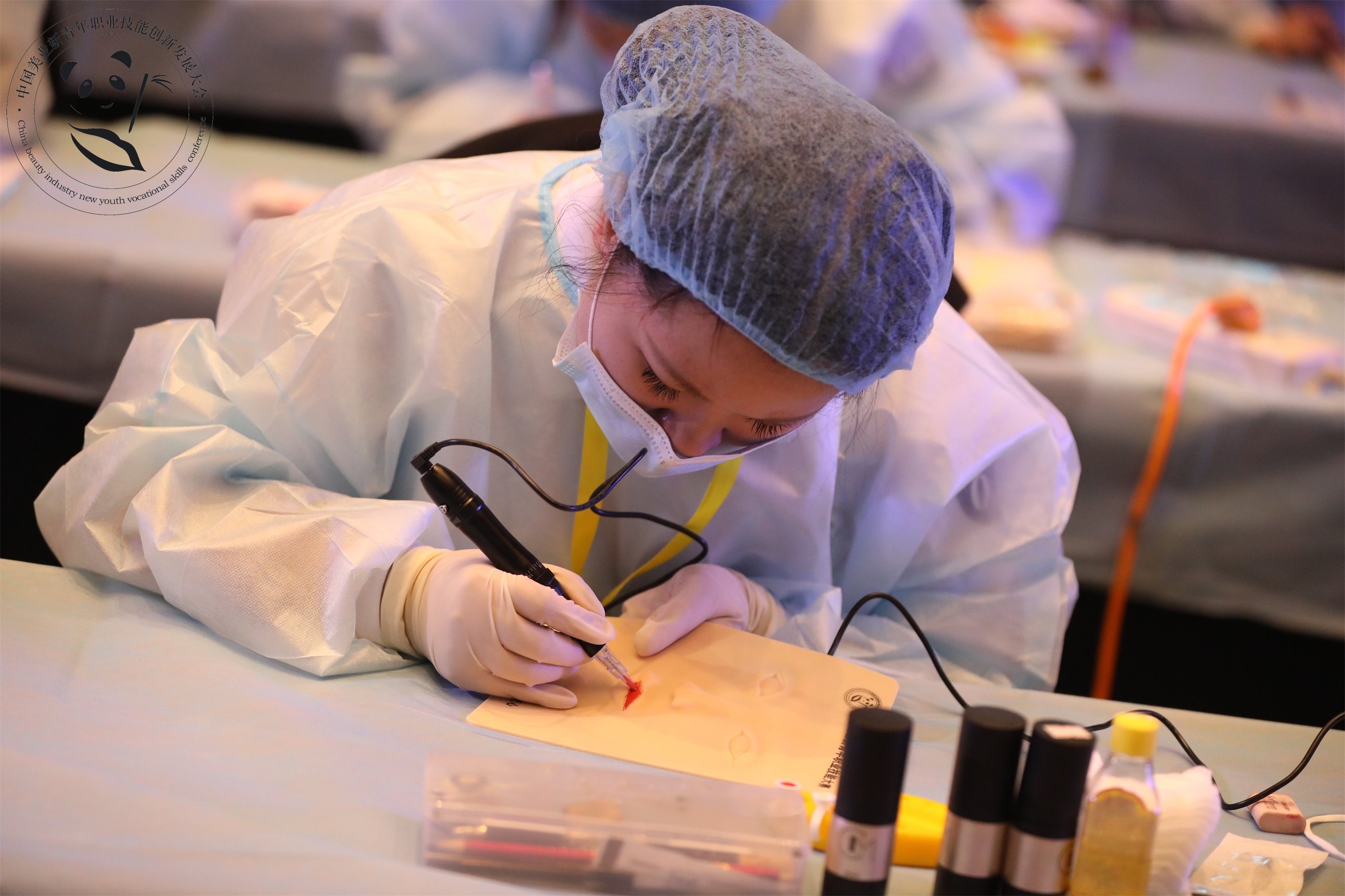 左右眉毛不对称面相,眉毛不对称最佳解释