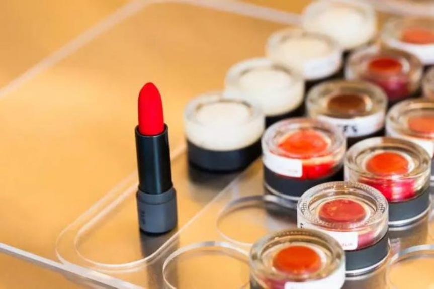 推荐一款不掉色又平价的口红,比较平价且好用的口红