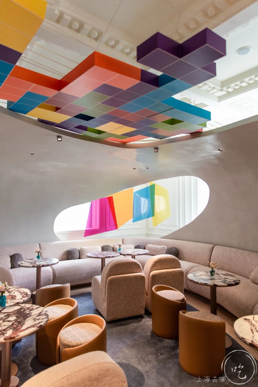 次元壁破了！轩尼诗酒吧X国民六神，竟出了个“花露水鸡尾酒”