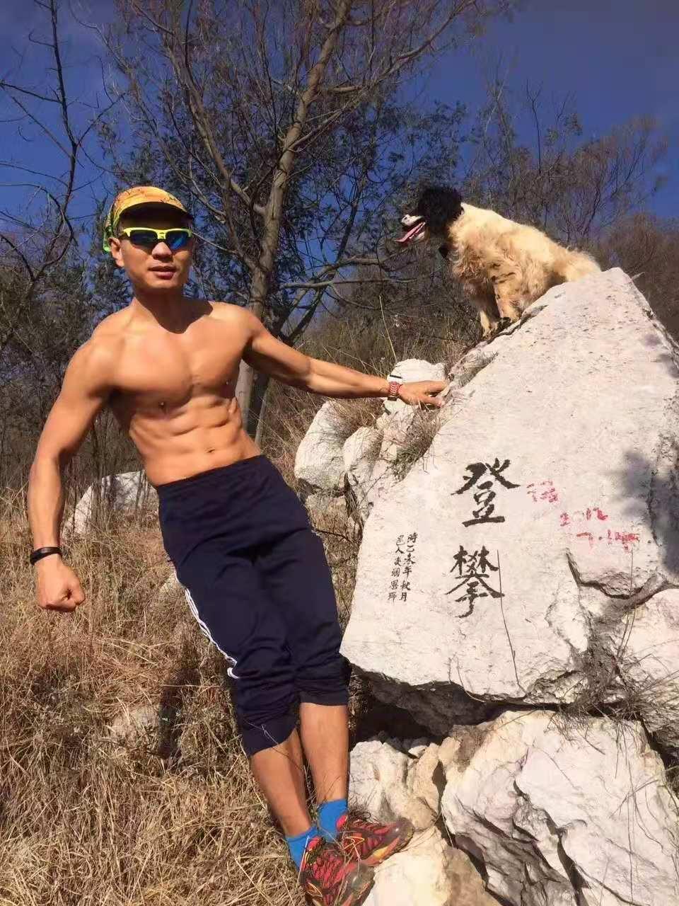 甘肃越野赛遇难者双龙：发誓完成国内百公里赛事，计划去美国参赛，“不管明天是否下雨，赶在天亮前出发”