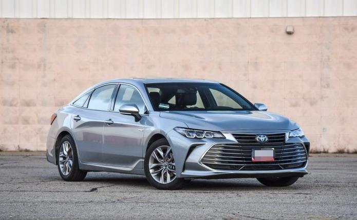 丰田皇冠代表什么身份,丰田皇冠品牌起源