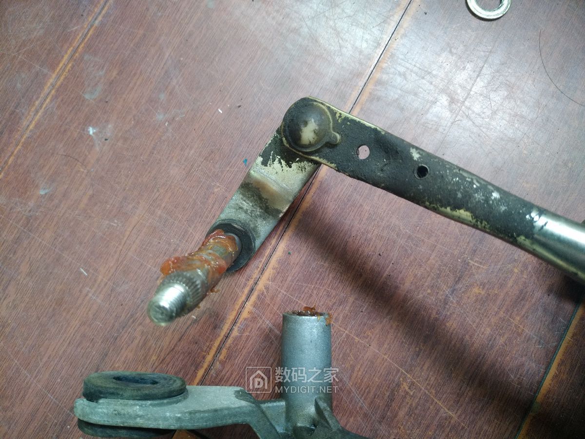 最老款长城c30怎么换雨刷,长城c30雨刷器喷嘴拆卸视频