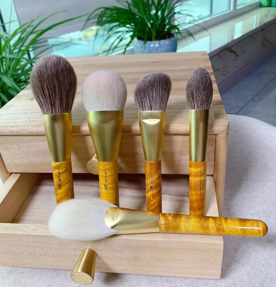 聊聊国货之光鸿星尔克,最应该支持的国货鸿星尔克