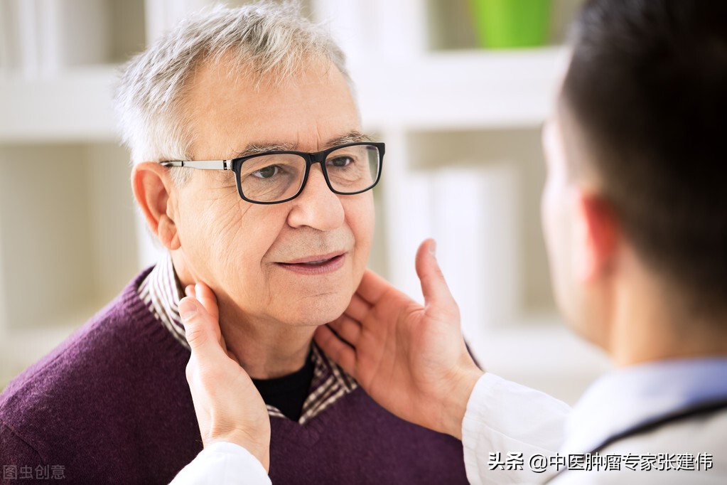 摸到脖子上有个鼓包,脖子喉结下方鼓包不痛不痒