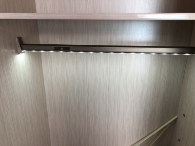 定制家具挂衣杆调整,衣柜挂衣杆升降的