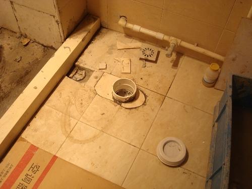 马桶移位怎样避免堵塞反臭,马桶移位如何防止堵