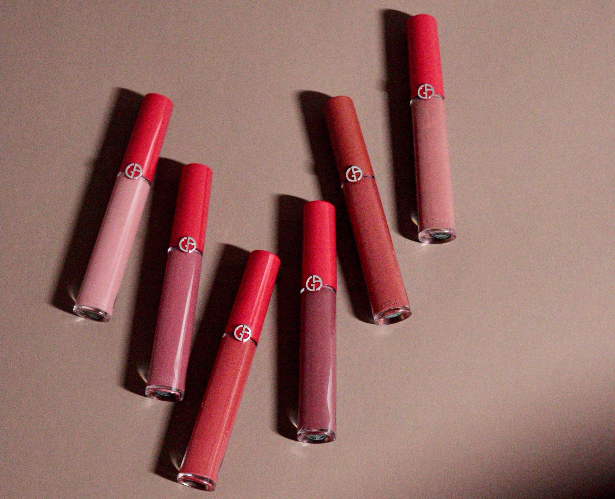 它是秋冬口红黑马，古力娜扎最爱的限定，阿玛尼405之后又一巅峰