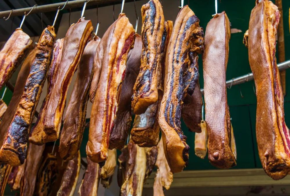 腌制腊肉放盐的正确方法,腌腊肉时需要放多少盐