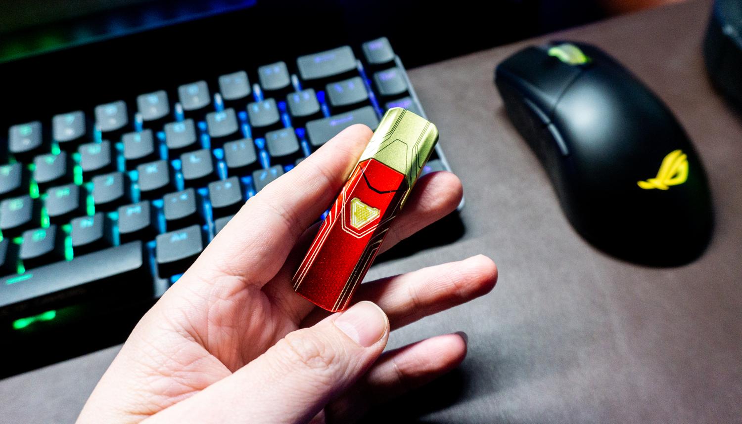 游戏宅理想桌面,电竞头戴式耳机rog棱镜s