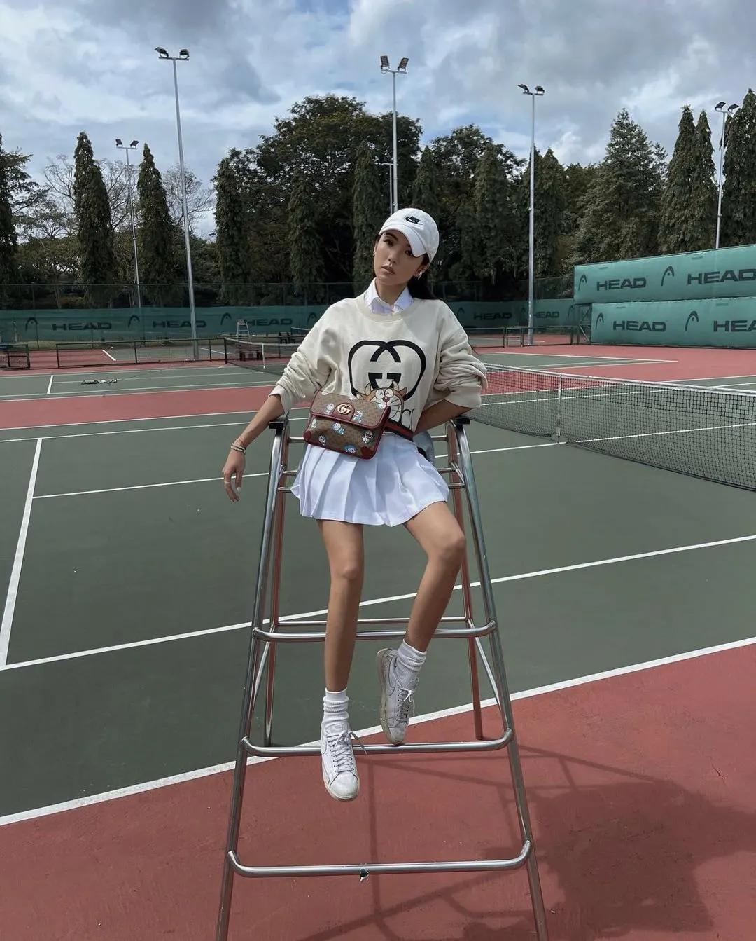 瑜伽服后面的球,瑜伽服后面蝴蝶结