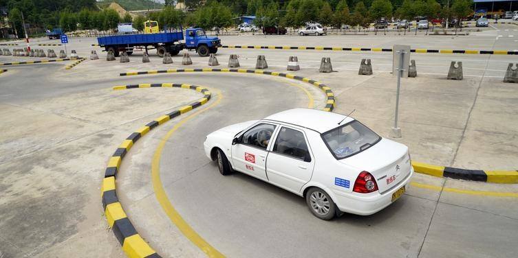 驾校学车教练该注意什么,学车被教练责骂怎么办